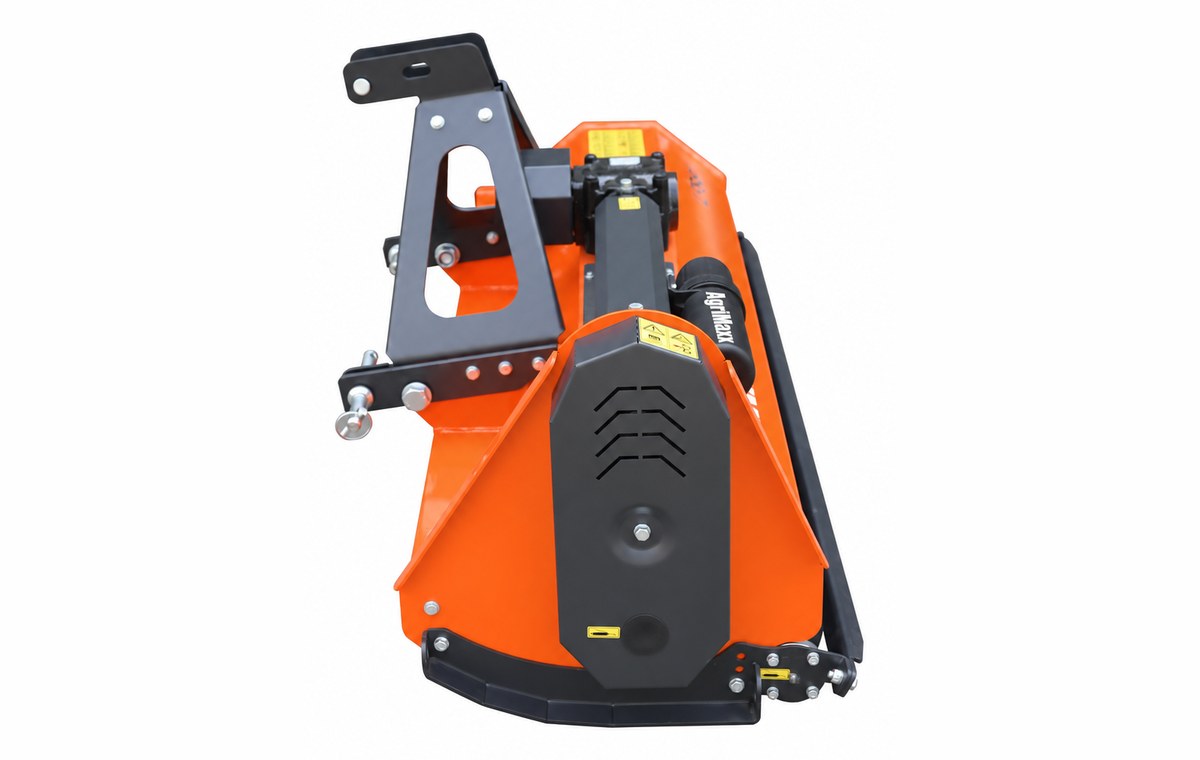 AgriMaxx LFS53 flail mower, close view of the rotor housing and rear roller